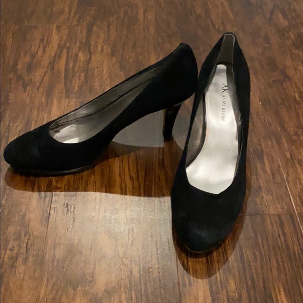 Anne Klein Black Heels Closed Toe